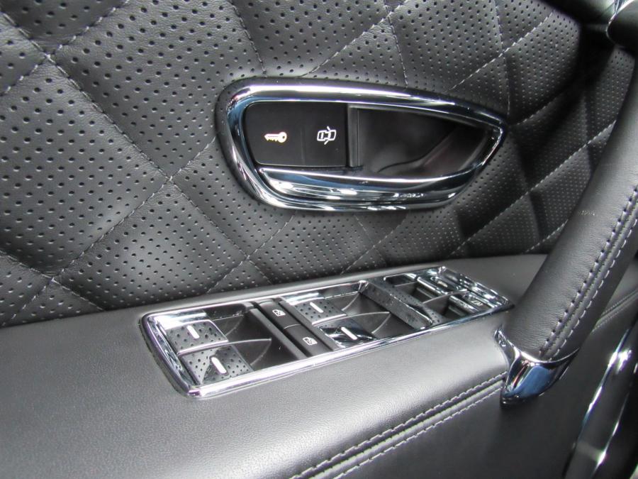 Детали интерьера Bentley Flying Spur V8 S 2017 года  (фото 136 из 154)